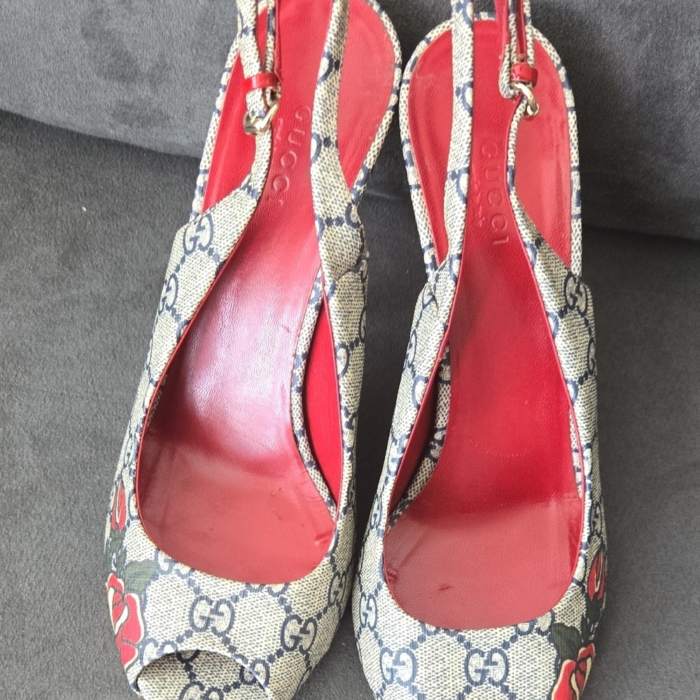 Gucci Red and Cream Designer Heels with Medium Height